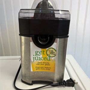 Cuisinart Silver and Black Juicer
